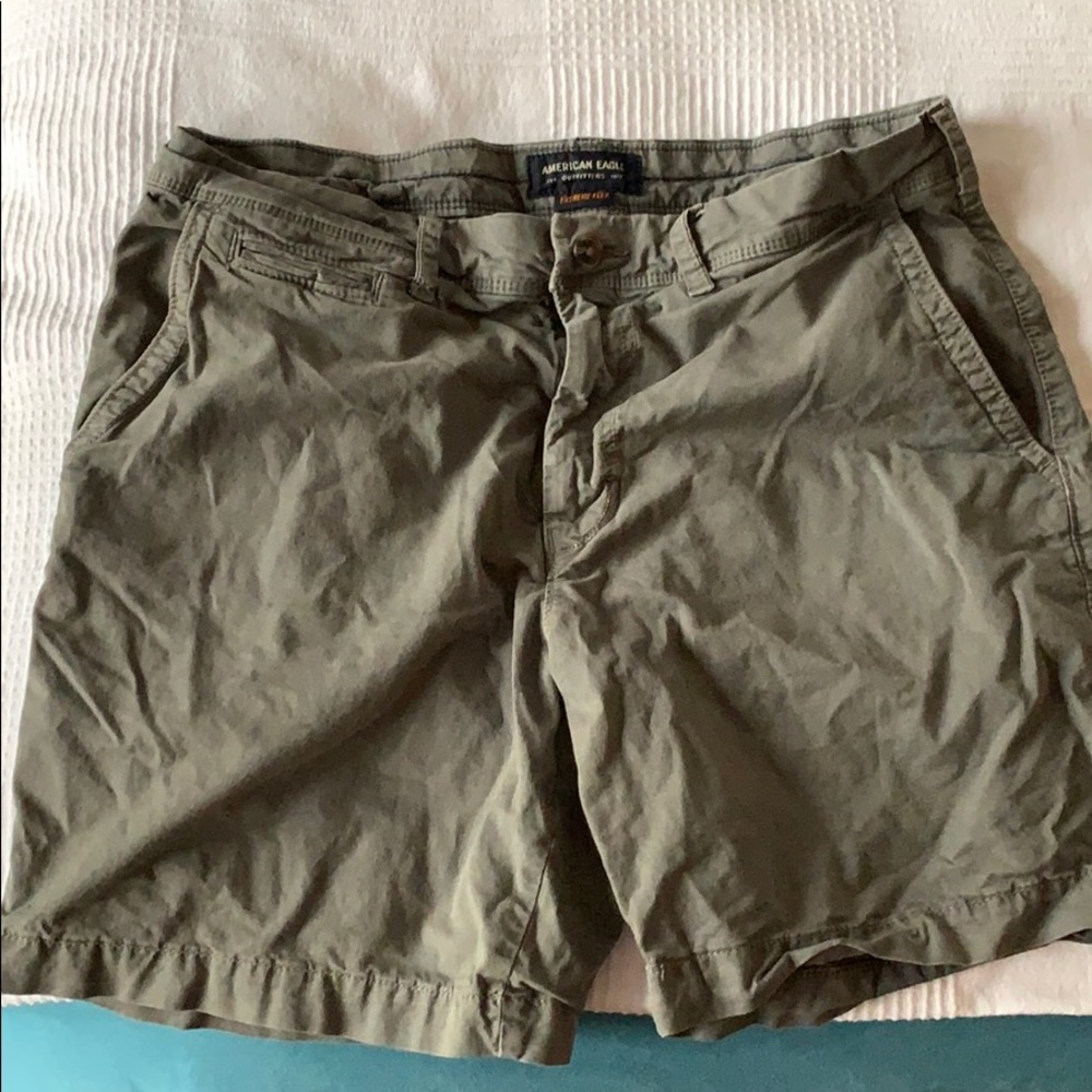 American eagle men’s extreme flex size 33